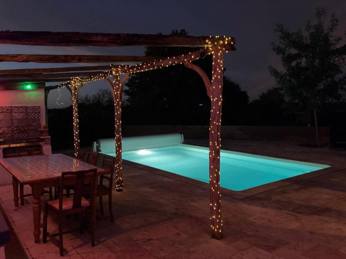 Rustic Cottage With Stunning Swimming Pool Saint-Front  Exterior photo